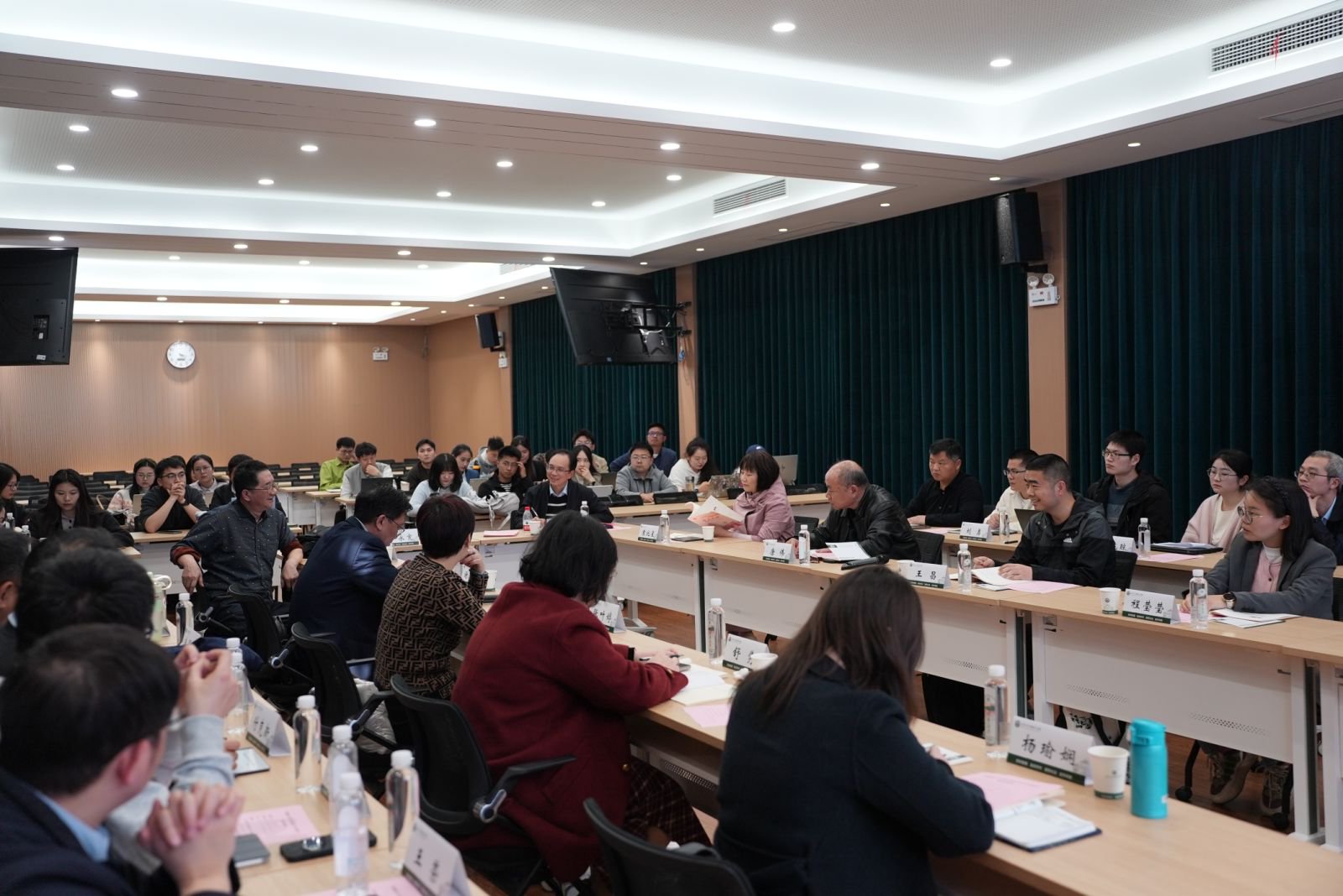 期刊编辑与中共党史党建研究青年学者座谈会暨办刊指导会在学院召开